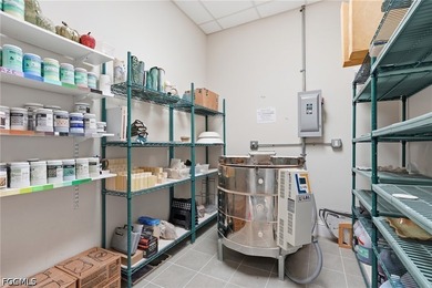 Proudly presenting a beautiful and meticulously cared for - photo 36