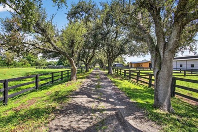 EXCEPTIONAL TURNKEY EQUESTRIAN FACILITY ON 6 ACRES IN RUSTIC - photo 5