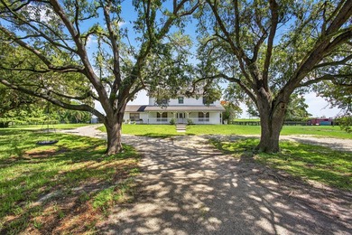 EXCEPTIONAL TURNKEY EQUESTRIAN FACILITY ON 6 ACRES IN RUSTIC - photo 7