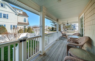 Spanning over 3,600 sqft, 407 E Atlantic Blvd offers 4 bedrooms - photo 7