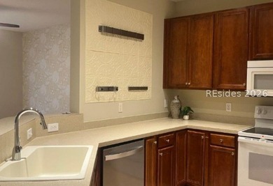 Nestled in the heart of downtown Bluffton, 8 Sugar Maple Street - photo 8