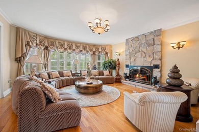 Experience ultra-luxurious living in one of New York's most - photo 8