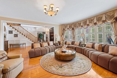 Experience ultra-luxurious living in one of New York's most - photo 9