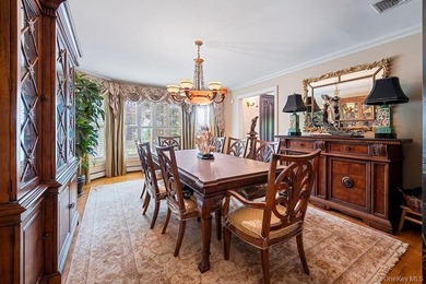 Experience ultra-luxurious living in one of New York's most - photo 10