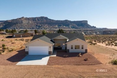 Lake Home For Sale in Big Water, Utah