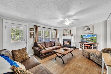 HUGE Waterfront Lot & home with guest cottage on Lake - photo 12