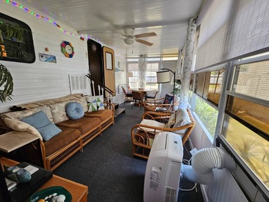 Cozy affordable island home with 2Bedrooms and 1Bath. Close to - photo 12