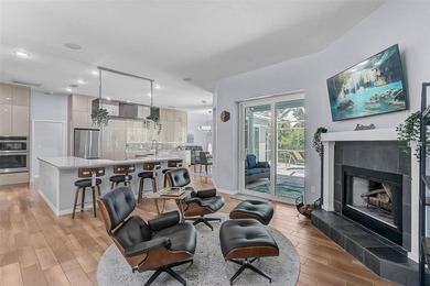 **EXQUISITELY UPDATED, TURNKEY FURNISHED, POOL HOME** in Popular - photo 12