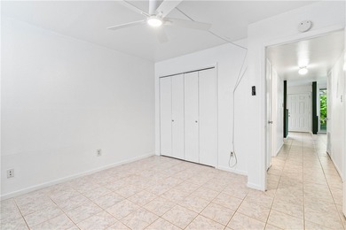 Welcome to this beautifully maintained 2-bedroom, 2-bathroom - photo 14