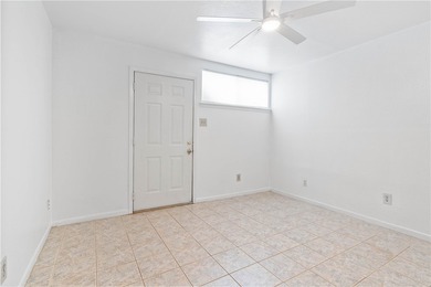 Welcome to this beautifully maintained 2-bedroom, 2-bathroom - photo 15