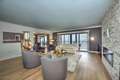 Caloosahatchee River Condo For Sale in Fort Myers Florida