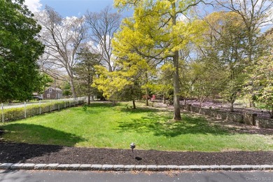 Set 150 feet off the road behind private gates, this beautifully - photo 36