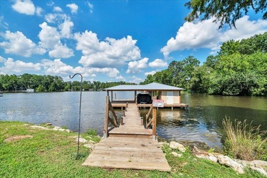 HUGE Waterfront Lot & home with guest cottage on Lake - photo 47