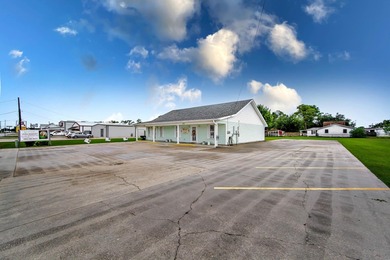 ****REMARKABLE *****ESTABLISHED**** COMMERCIAL BUILDING WITH