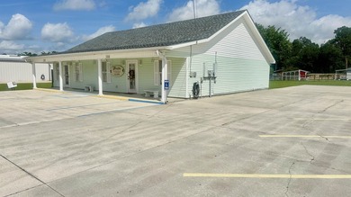 ****REMARKABLE *****ESTABLISHED**** COMMERCIAL BUILDING WITH