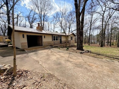 Can we say cute? This 2 bedroom 1 and 1/2 bath cottage style - photo 2