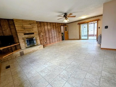 Can we say cute? This 2 bedroom 1 and 1/2 bath cottage style - photo 3