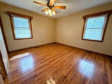 Can we say cute? This 2 bedroom 1 and 1/2 bath cottage style - photo 7