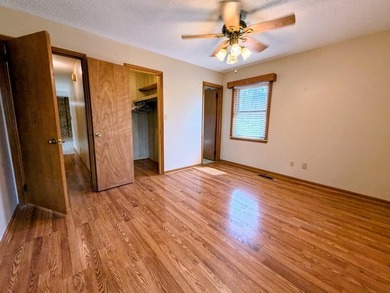 Can we say cute? This 2 bedroom 1 and 1/2 bath cottage style - photo 8