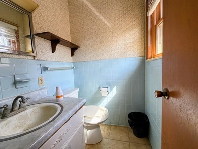 Can we say cute? This 2 bedroom 1 and 1/2 bath cottage style - photo 9
