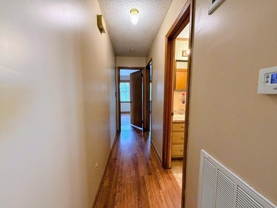Can we say cute? This 2 bedroom 1 and 1/2 bath cottage style - photo 10