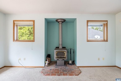 Welcome to this beautifully maintained custom home, lovingly - photo 13