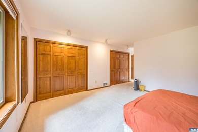 Welcome to this beautifully maintained custom home, lovingly - photo 16