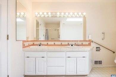 Welcome to this beautifully maintained custom home, lovingly - photo 19