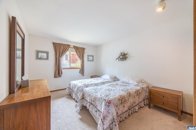Welcome to this beautifully maintained custom home, lovingly - photo 23
