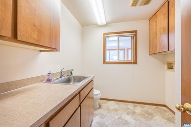 Welcome to this beautifully maintained custom home, lovingly - photo 25