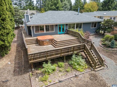 Welcome to this beautifully maintained custom home, lovingly - photo 30