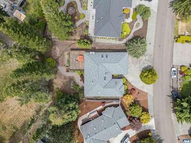 Welcome to this beautifully maintained custom home, lovingly - photo 39