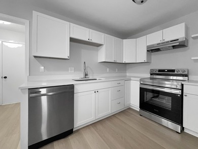 Welcome home to Evanston Estates -- a hidden gem in North - photo 3