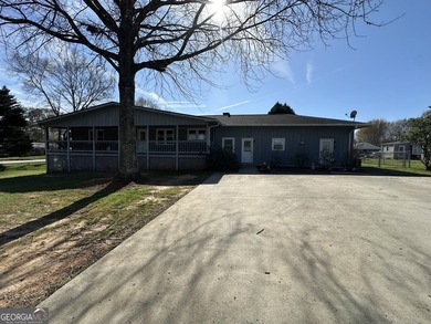 MOTIVATED SELLERS! This versatile property offers incredible