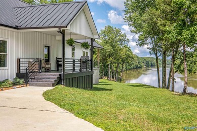 WATERFRONT - Peace and Quiet located right on the Coosa River - photo 2