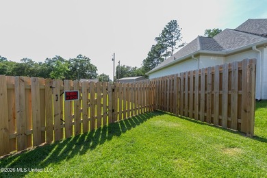 Welcome to LUXURY LIVING in the highly desirable, The Oaks Golf - photo 11