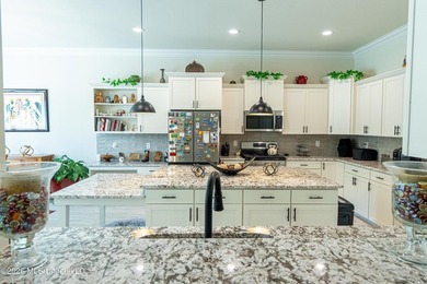 Welcome to LUXURY LIVING in the highly desirable, The Oaks Golf - photo 18