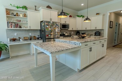 Welcome to LUXURY LIVING in the highly desirable, The Oaks Golf - photo 23