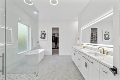 A TRUE REFLECTION OF THE BUILDER'S VISION OF MODERN LUXURY AND - photo 26