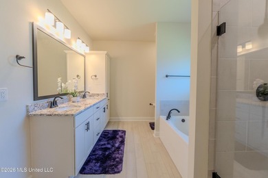 Welcome to LUXURY LIVING in the highly desirable, The Oaks Golf - photo 31