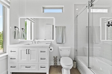 A TRUE REFLECTION OF THE BUILDER'S VISION OF MODERN LUXURY AND - photo 32