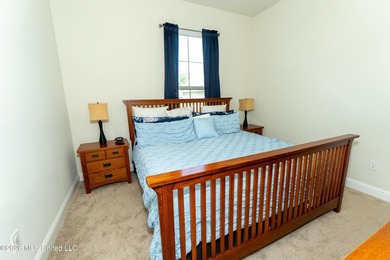 Welcome to LUXURY LIVING in the highly desirable, The Oaks Golf - photo 33