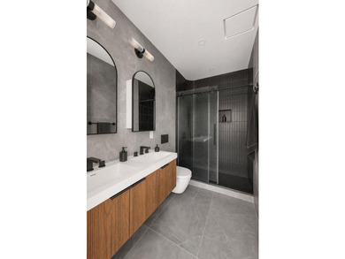 Residence 3 at 636 Lorimer Street presents a rare opportunity to - photo 8