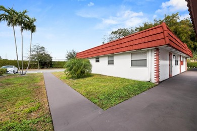 Stunning fully remodeled 2BR/2BA Corner Villa in Kings Point! - photo 4