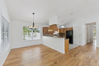 Your dream beachside retreat at 11 Lisbon St! Perfectly nestled - photo 10