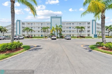 Lake Condo For Sale in Boca Raton, Florida