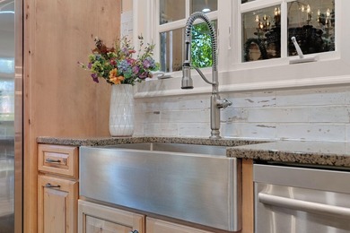 LAKEFRONT - ASSIGNED BOAT SLIP - LUXURY UPGRADES THROUGHOUT - - photo 24