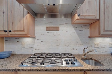 LAKEFRONT - ASSIGNED BOAT SLIP - LUXURY UPGRADES THROUGHOUT - - photo 25