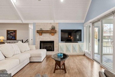 Fully Renovated Lake Home in Gated Community with Resort-Style - photo 10