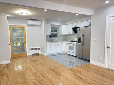 Prime Kew Garden Areas fully renovated single family townhouse - photo 3